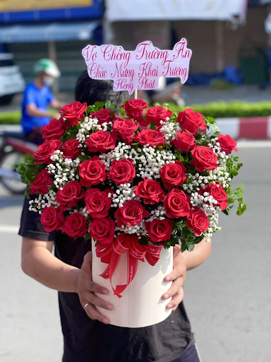 Hoa mừng khai trương huyện Hoàng Sa